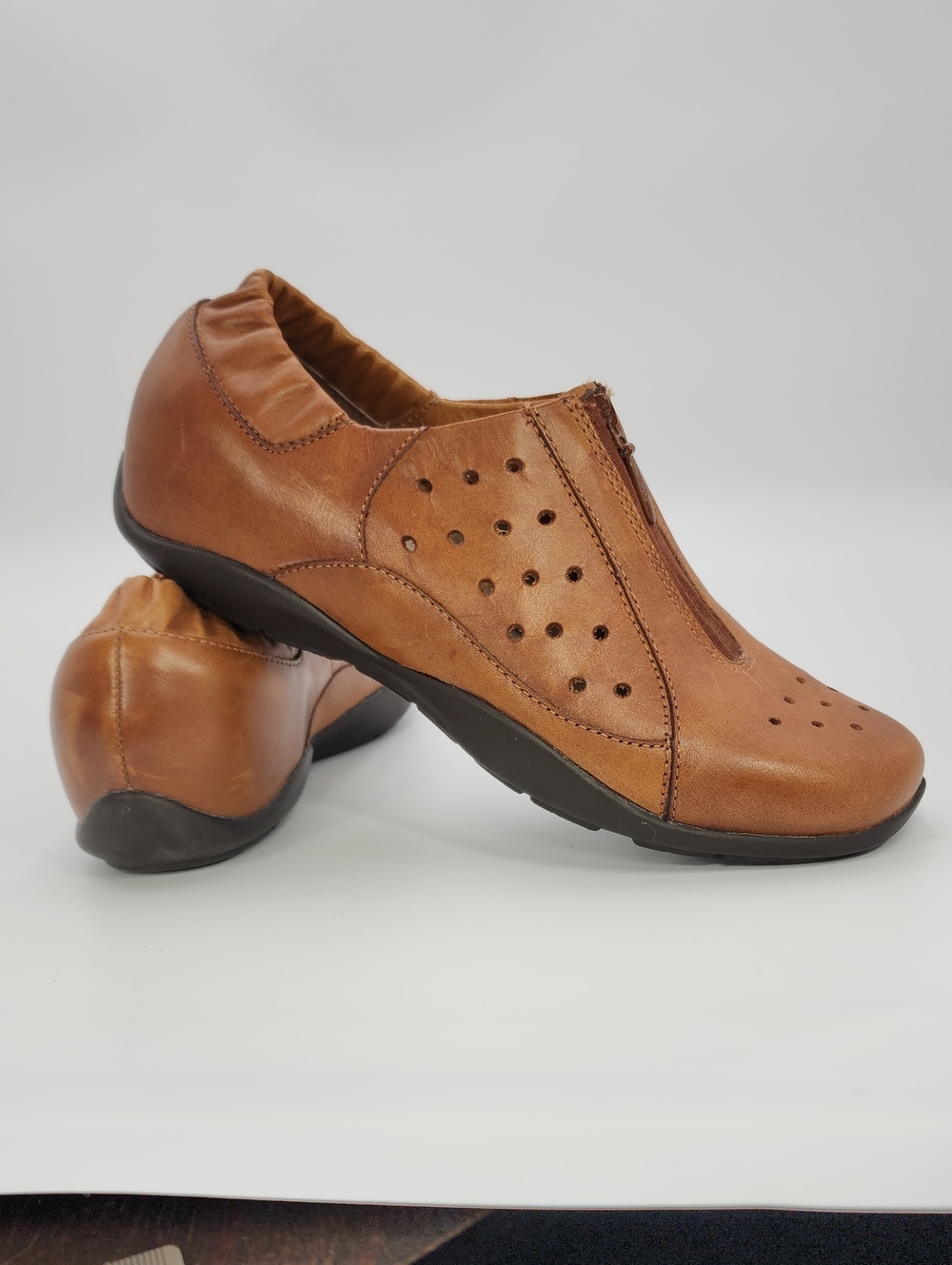 Dansko Camille women's flat brown leather with a front zip perforated shoe 38 - Picture 5 of 13